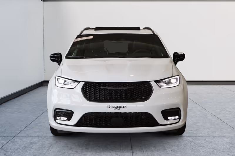 2024 Chrysler Pacifica Hybrid Premium S Appearance
