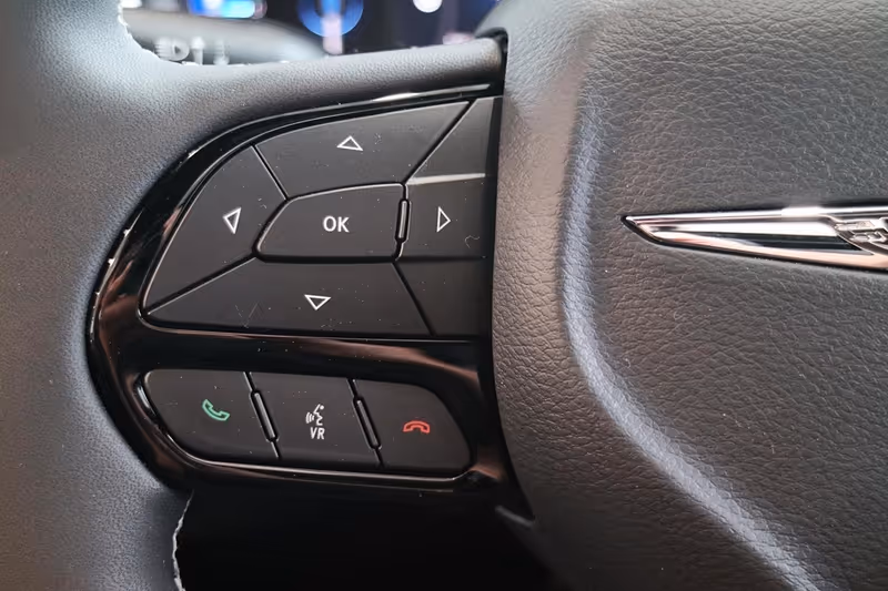 2024 Chrysler Pacifica Hybrid Premium S Appearance