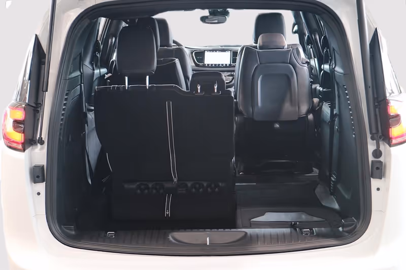 2024 Chrysler Pacifica Hybrid Premium S Appearance