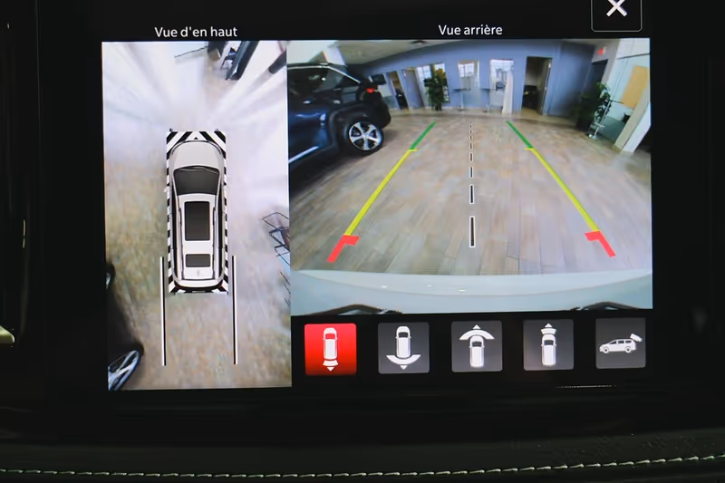 2024 Chrysler Pacifica Hybrid Premium S Appearance